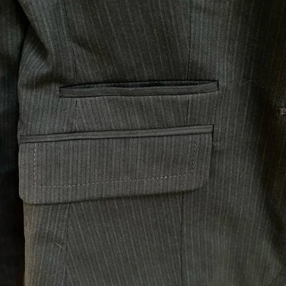 GAP Gray Suit Jacket/Blazer with spandex for more tailored fit - Picture 15 of 16